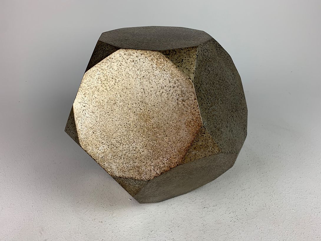 Foto Geometric Sculpture Metallic Polygon h25
