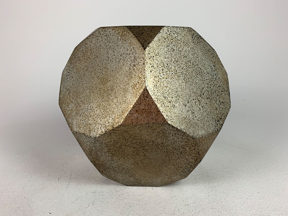 Foto Geometric Sculpture Metallic Polygon h25