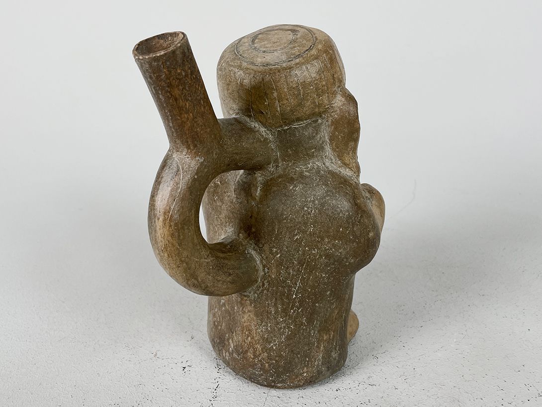 Foto Indian Water Pipe Figure