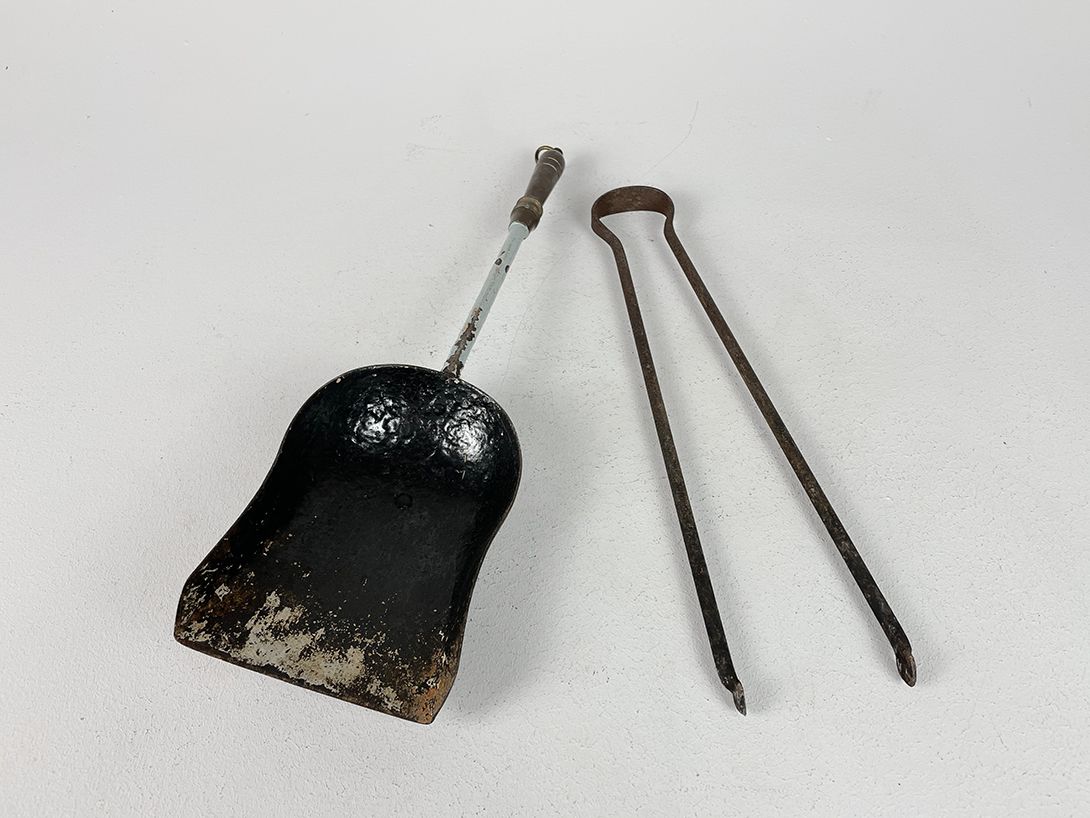 Foto Metal Fireplace Dishes