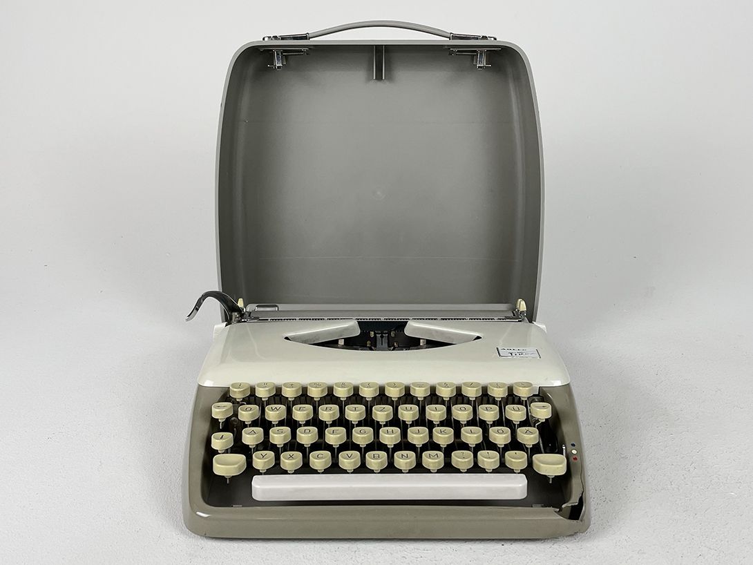 Foto Adler Tippa Typewriter, Germany