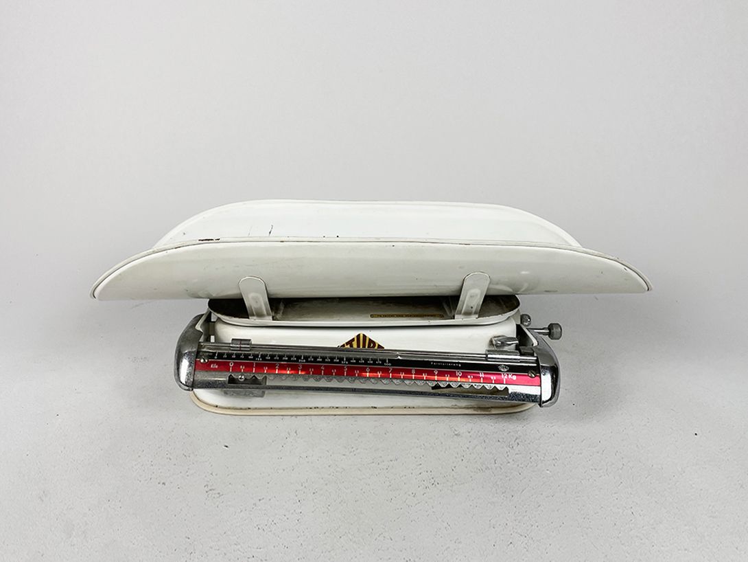 Foto Enamel Baby Scale by Stube