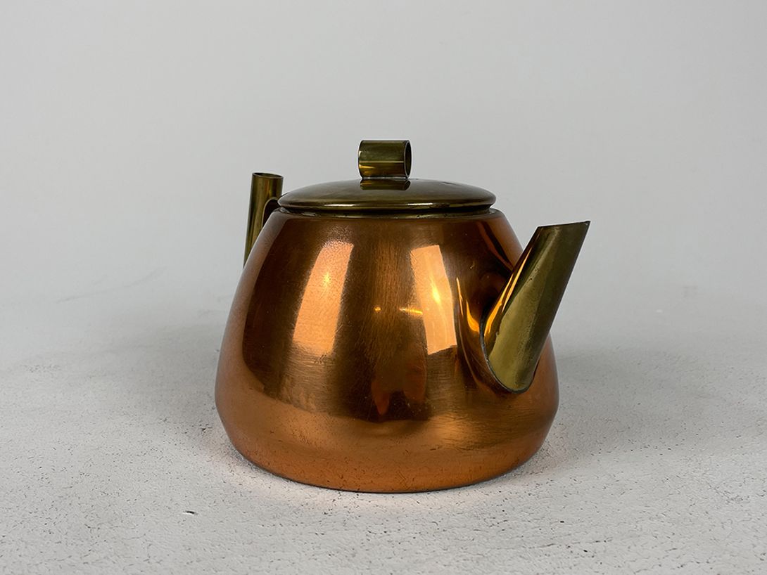 Foto Copper and Brass Teapot