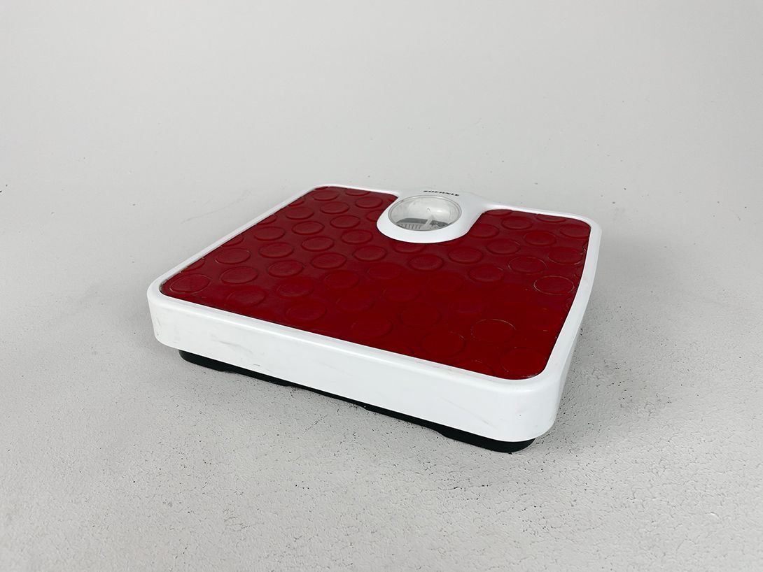 Foto Red Dotted Soehnle Scale