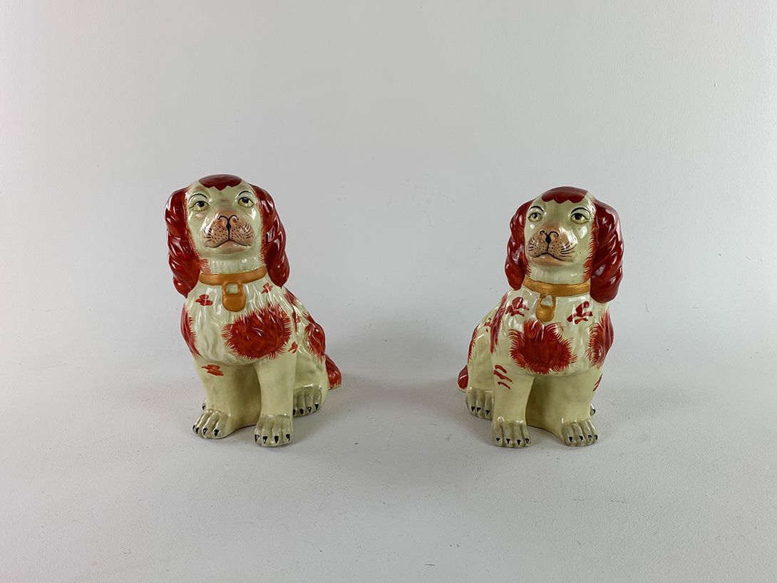 Foto Set of Two English Porcelain Dog Figurines h27