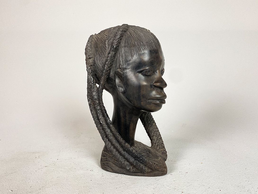 Foto African Girl with Braids Carving h25