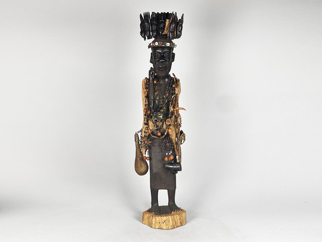 Foto Huge Sculpture of African Leader h109x30