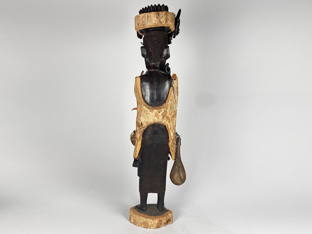 Foto Huge Sculpture of African Leader h109x30