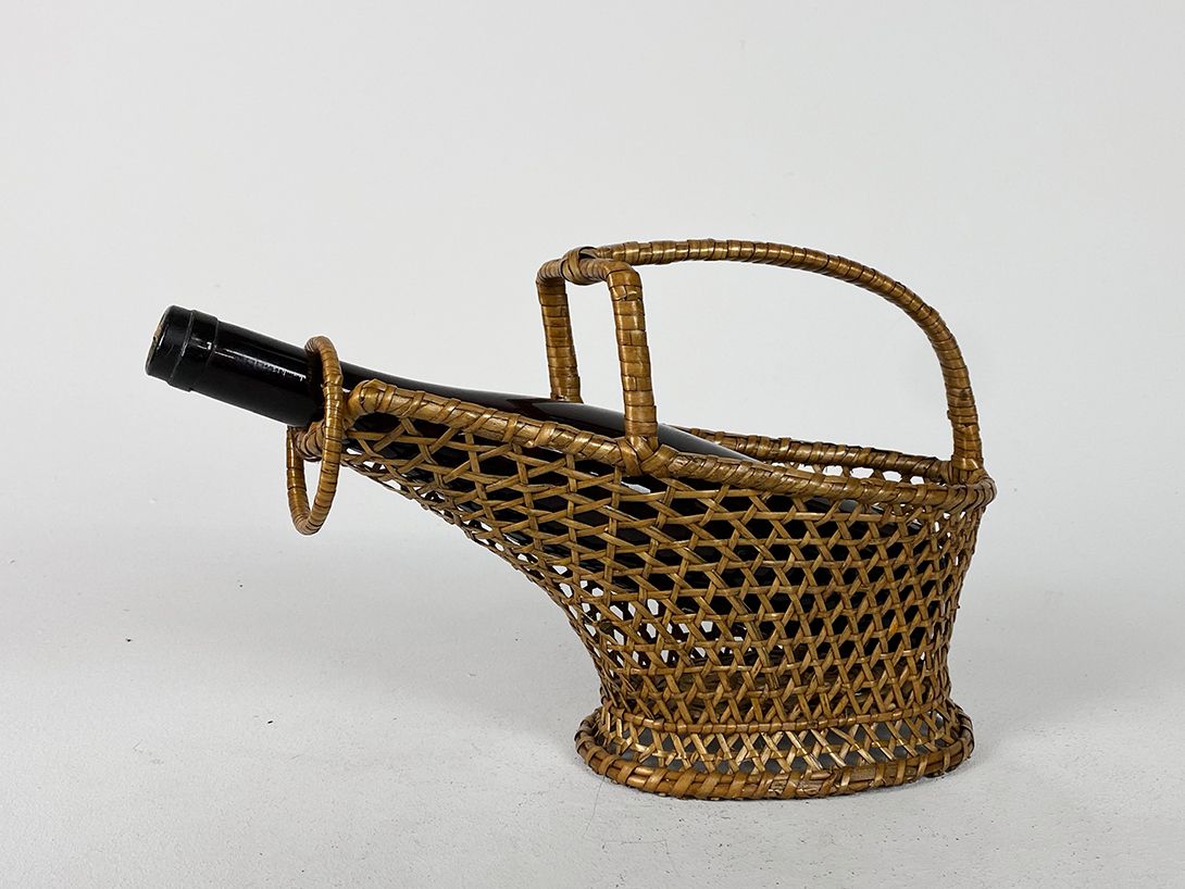Foto Wicker Basket for Wine Bottles
