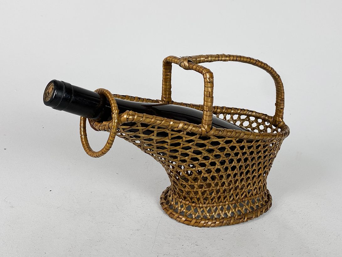 Foto Wicker Basket for Wine Bottles