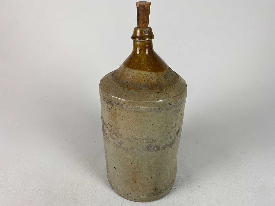 Foto Large Stoneware Bottle Grundmann h42