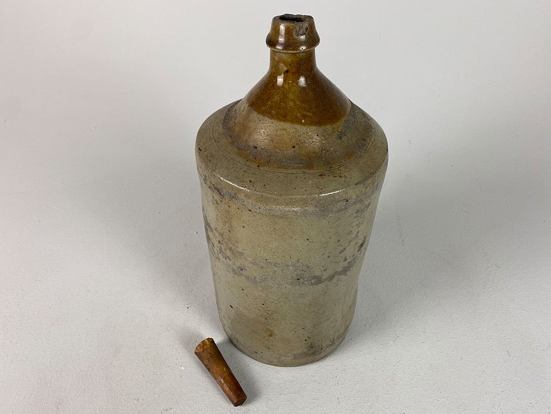 Foto Large Stoneware Bottle Grundmann h42
