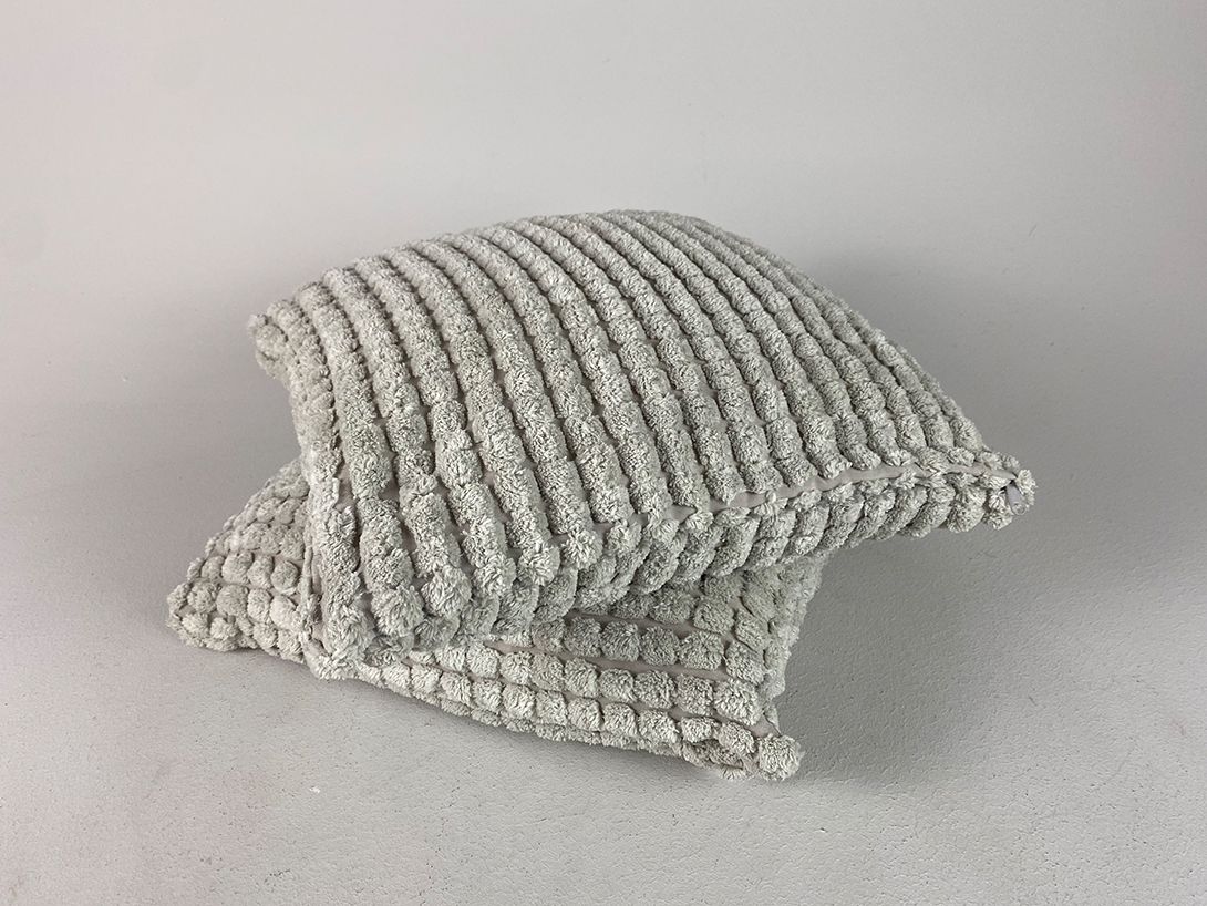 Foto Fluffy Grey Terrycloth Pillow 37x37cm