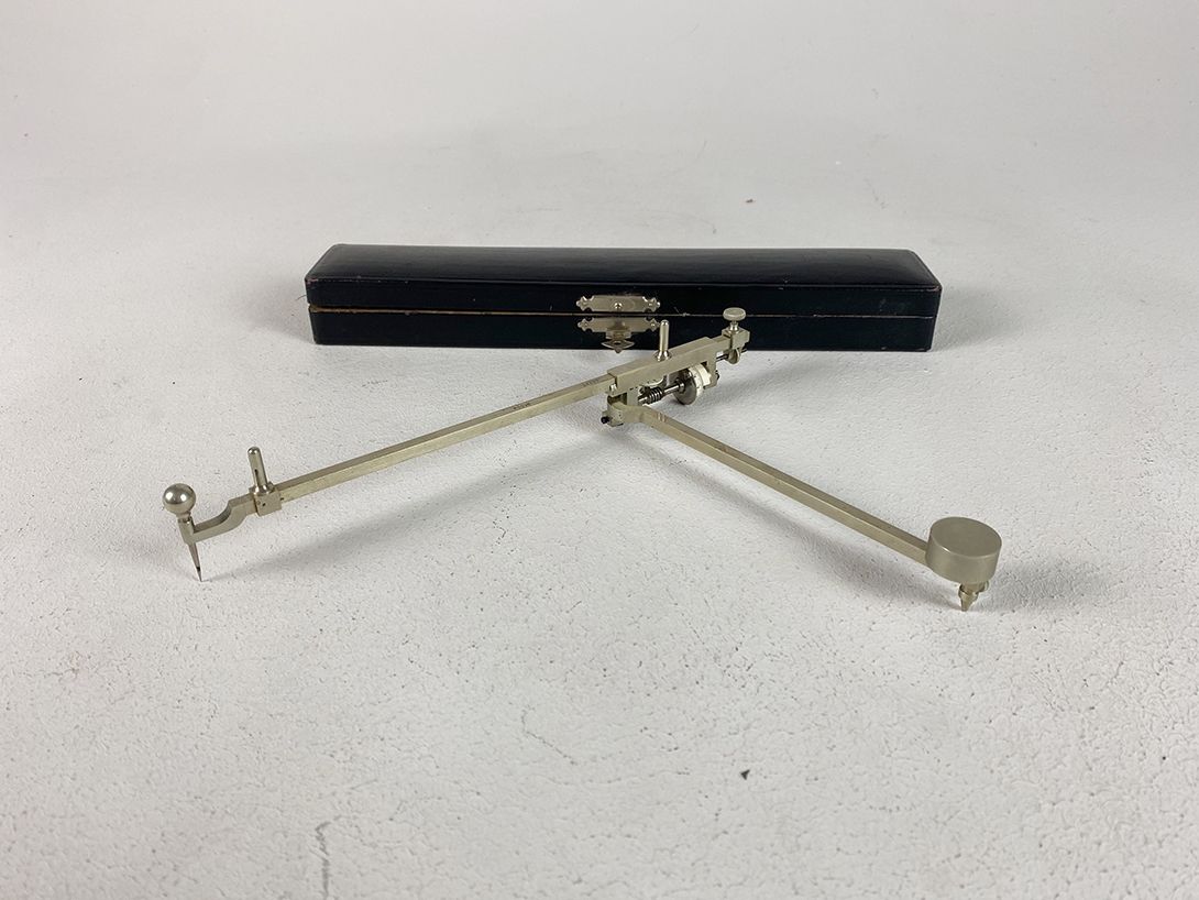 Foto Vintage Angle Compass Zirkel with Original Case 31cm