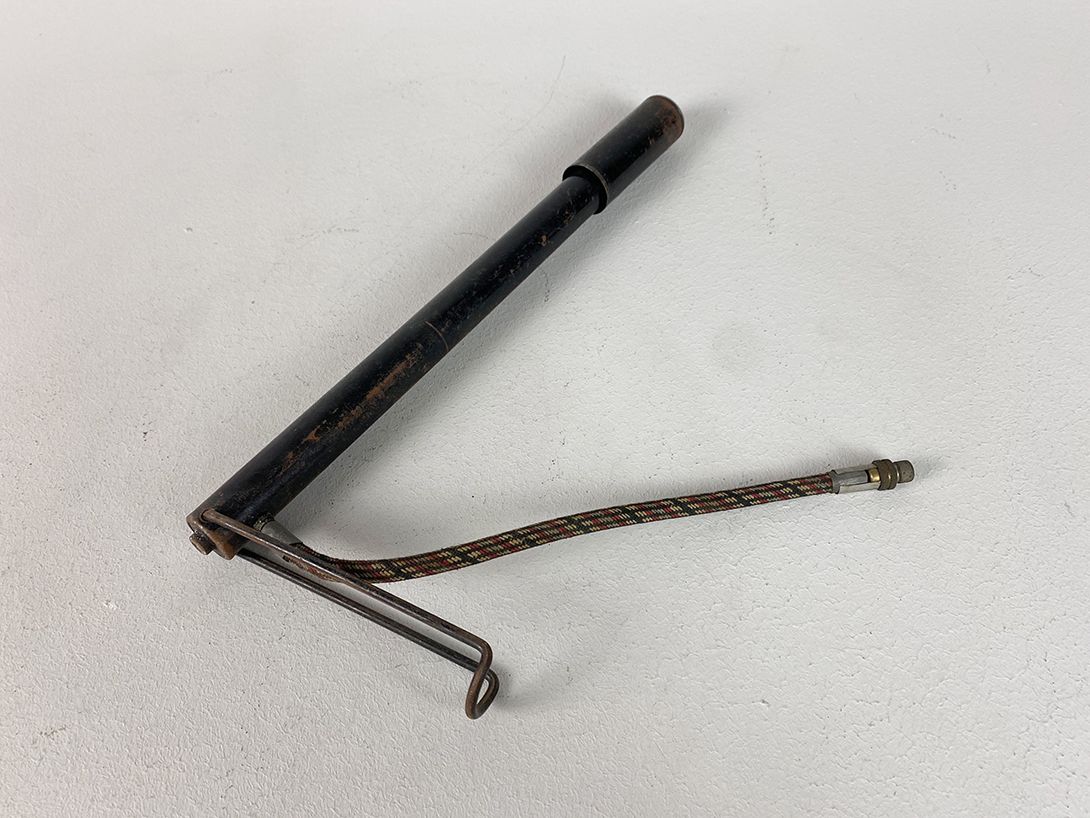 Foto Antique Bike Pump 35cm