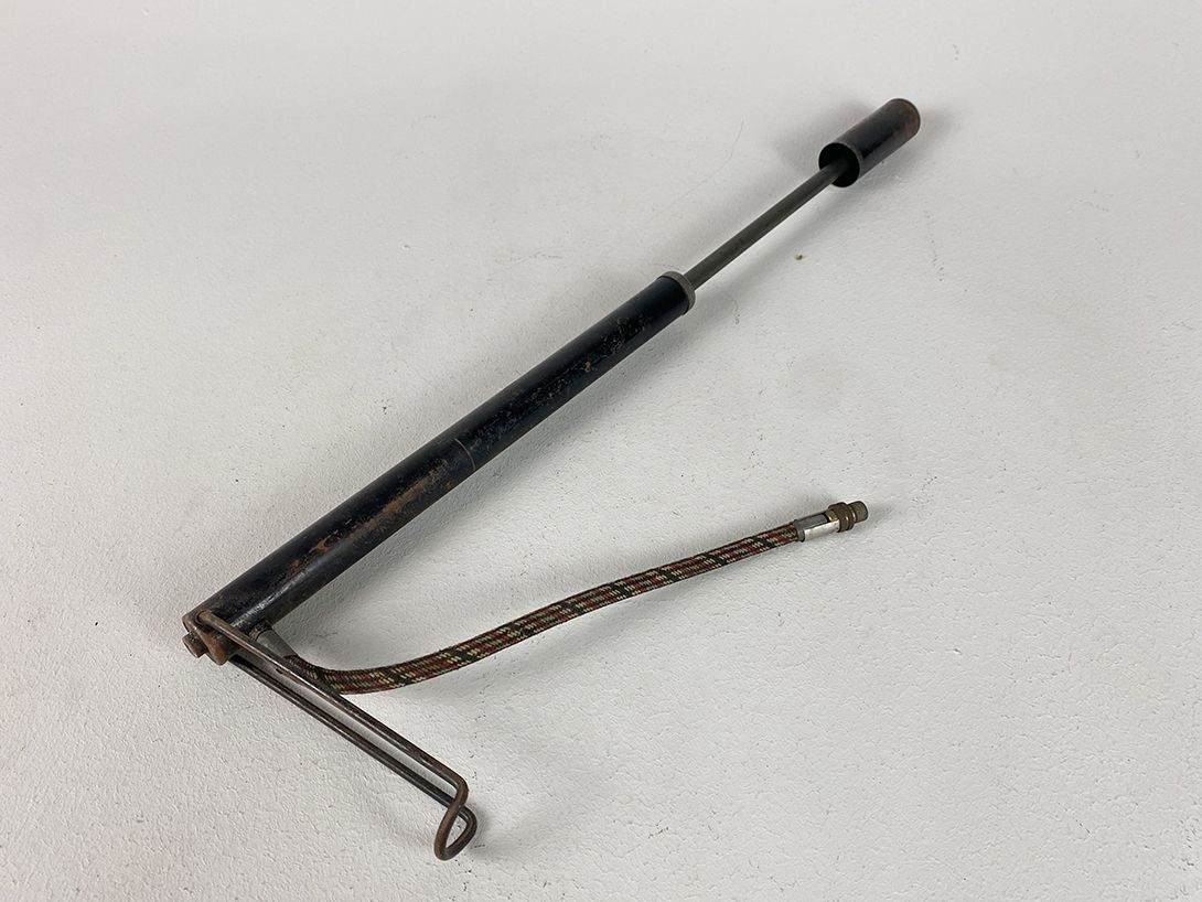 Foto Antique Bike Pump 35cm
