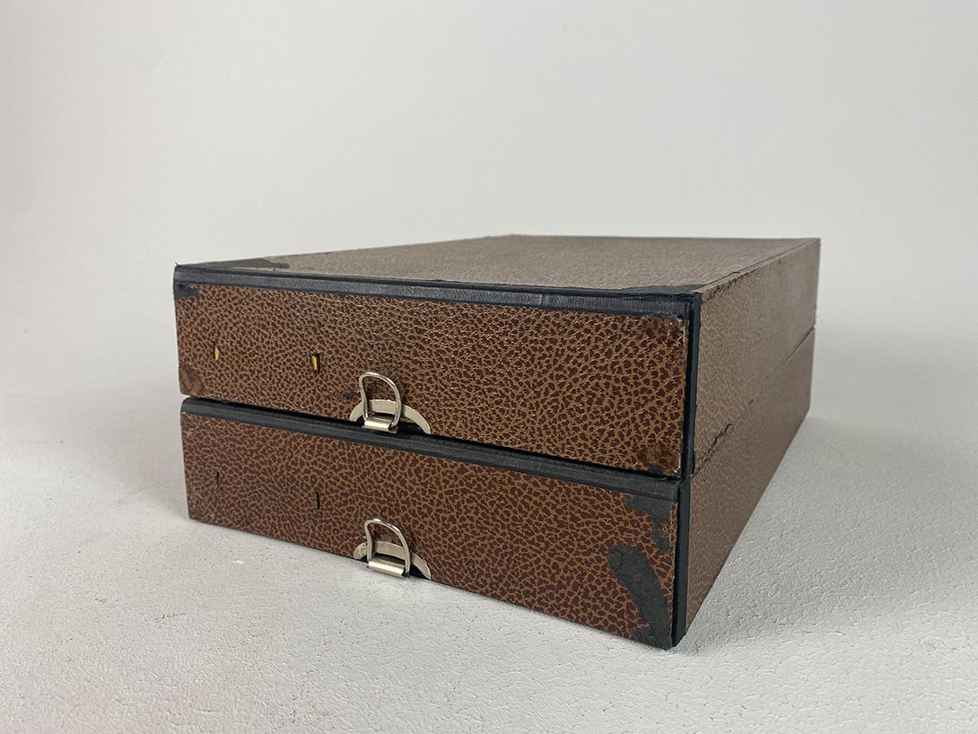 Foto Cardboard Document Desk Case
