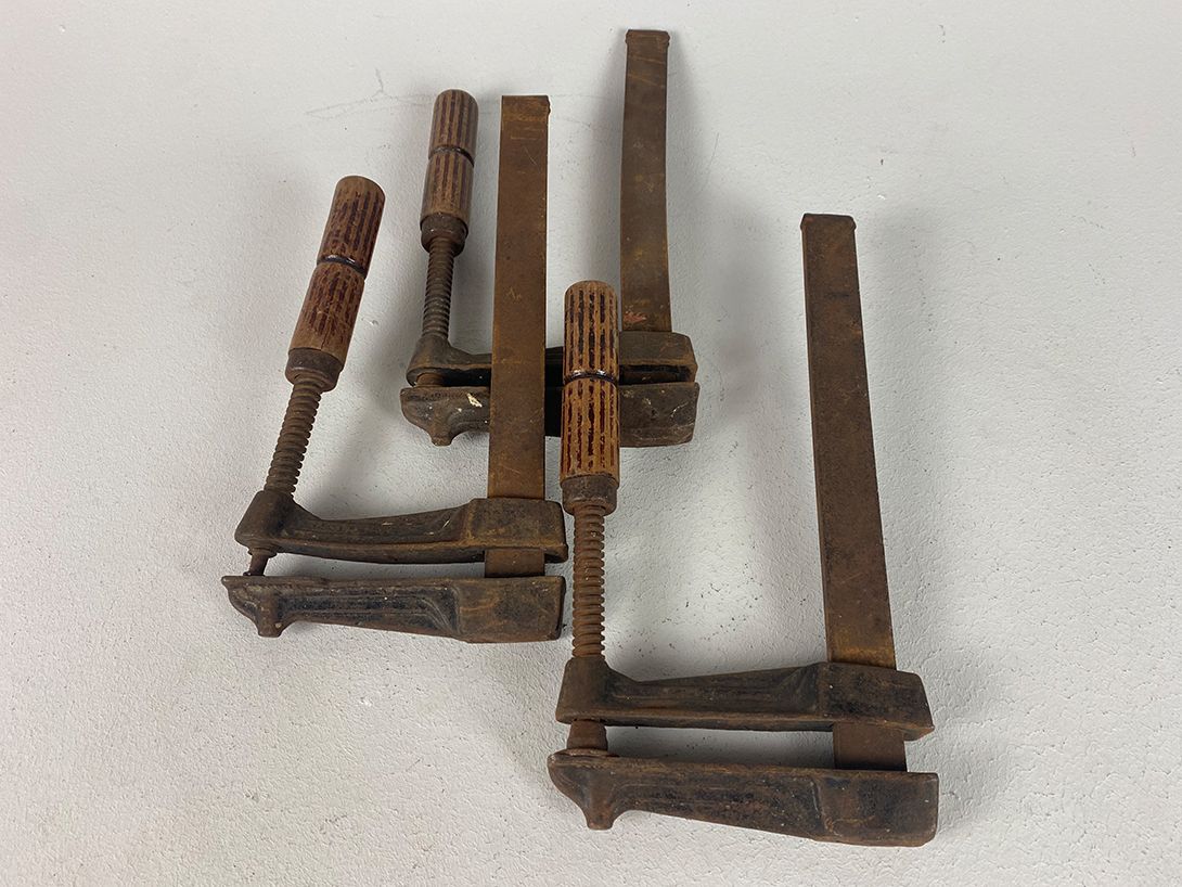 Foto Antique Metal Screw Clamps 34cm