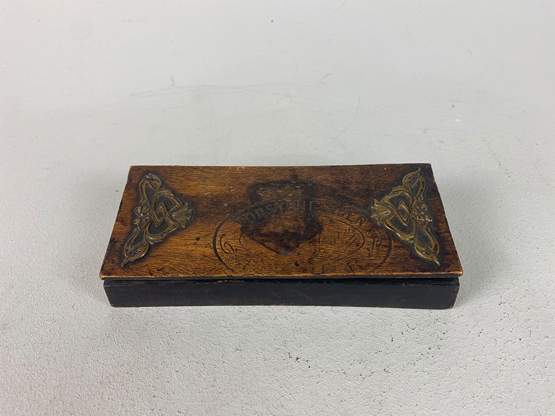 Foto Antique Wooden Box Vorstenlanden with Brass Details 22x9cm