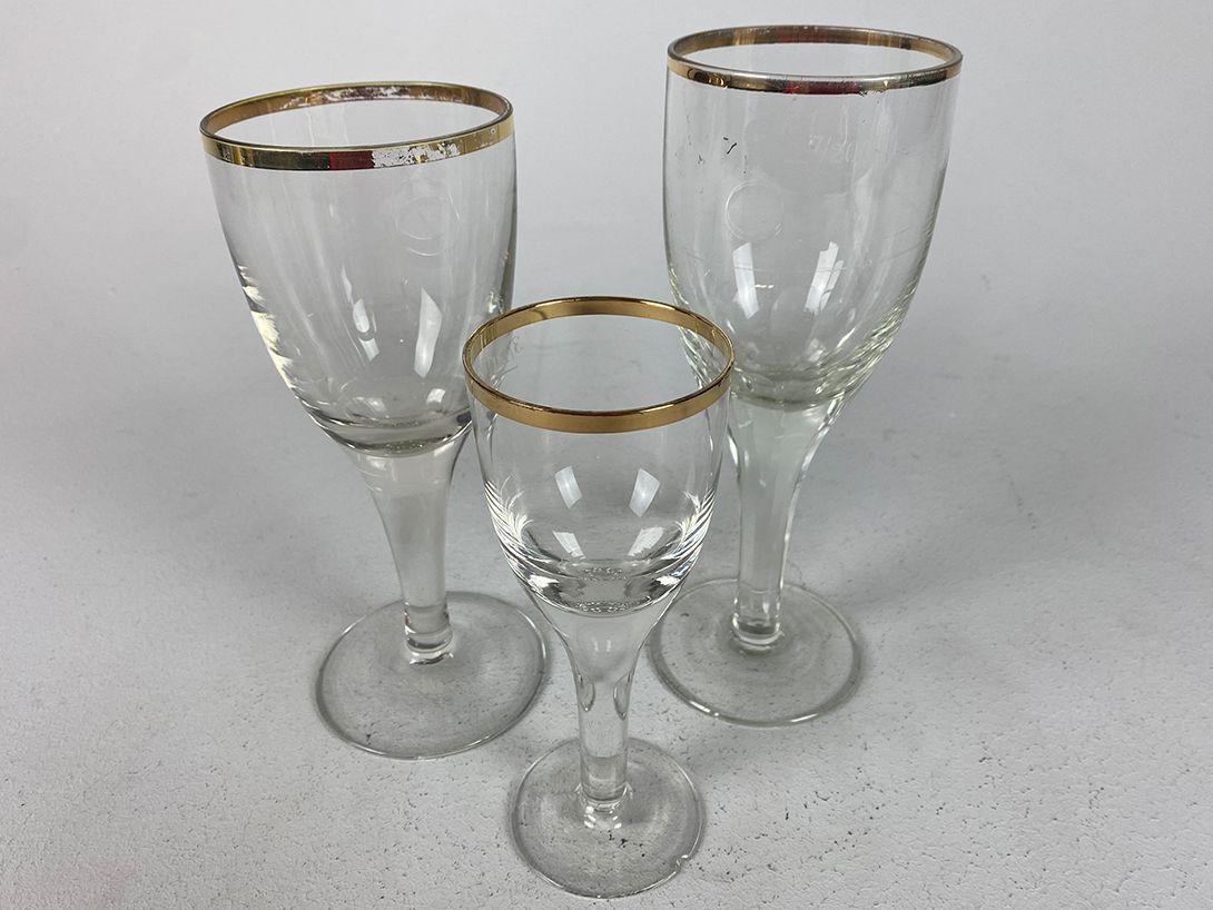 Foto Large Gold Rim Punch Glasses 1860 h24