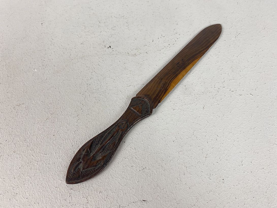 Foto Wooden Letter Opener with Carved Handle 27cm