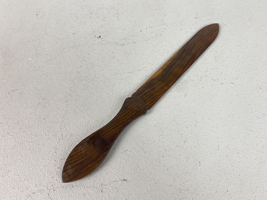 Foto Wooden Letter Opener with Carved Handle 27cm