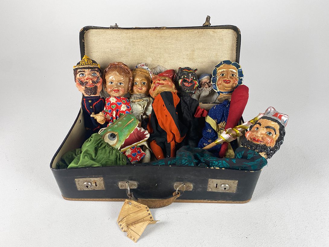 Foto 10 Old and Classic Hand Puppets Kasperle&#038;Seppel Munich 1942