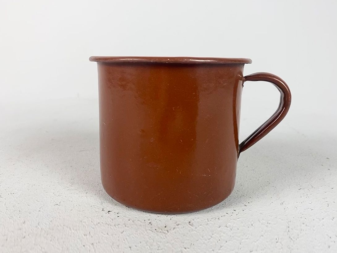 Foto Brown Enamel Cup, Poland
