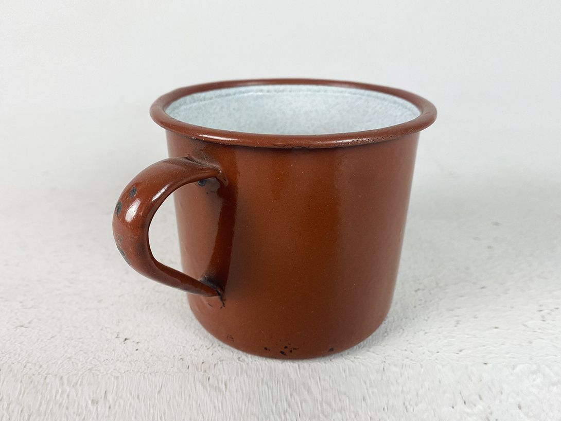 Foto Brown Enamel Cup, Poland