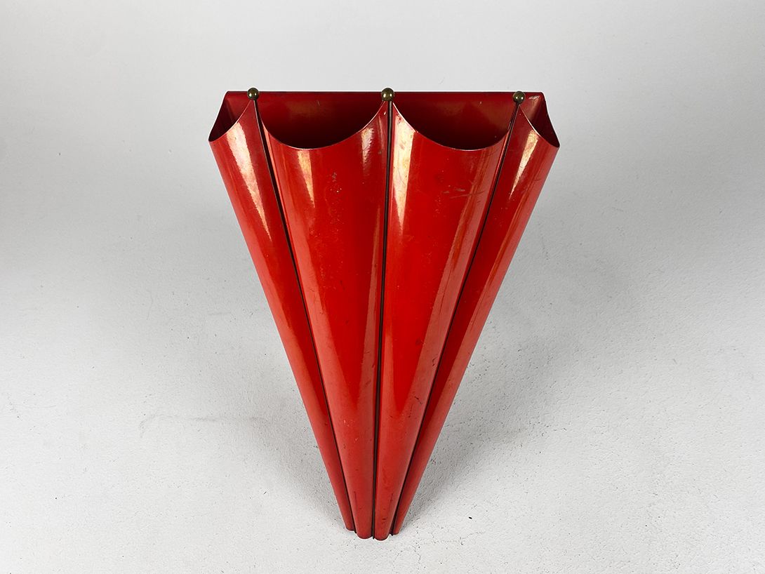 Foto Glossy Red Metal Wall Umbrella Holder