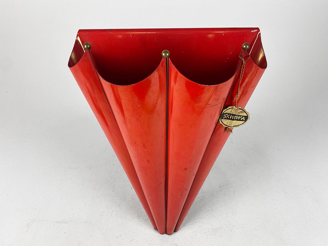 Foto Glossy Red Metal Wall Umbrella Holder
