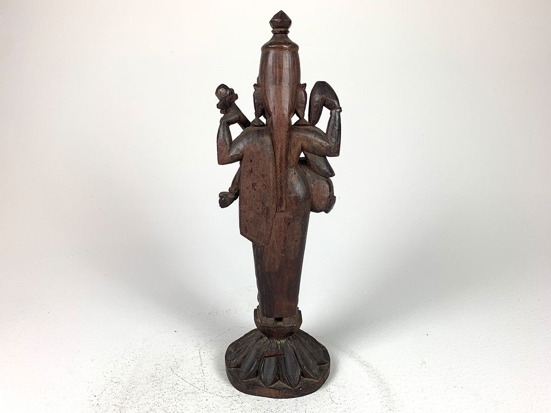 Foto Wooden Sculpture with Instrument Bali h43