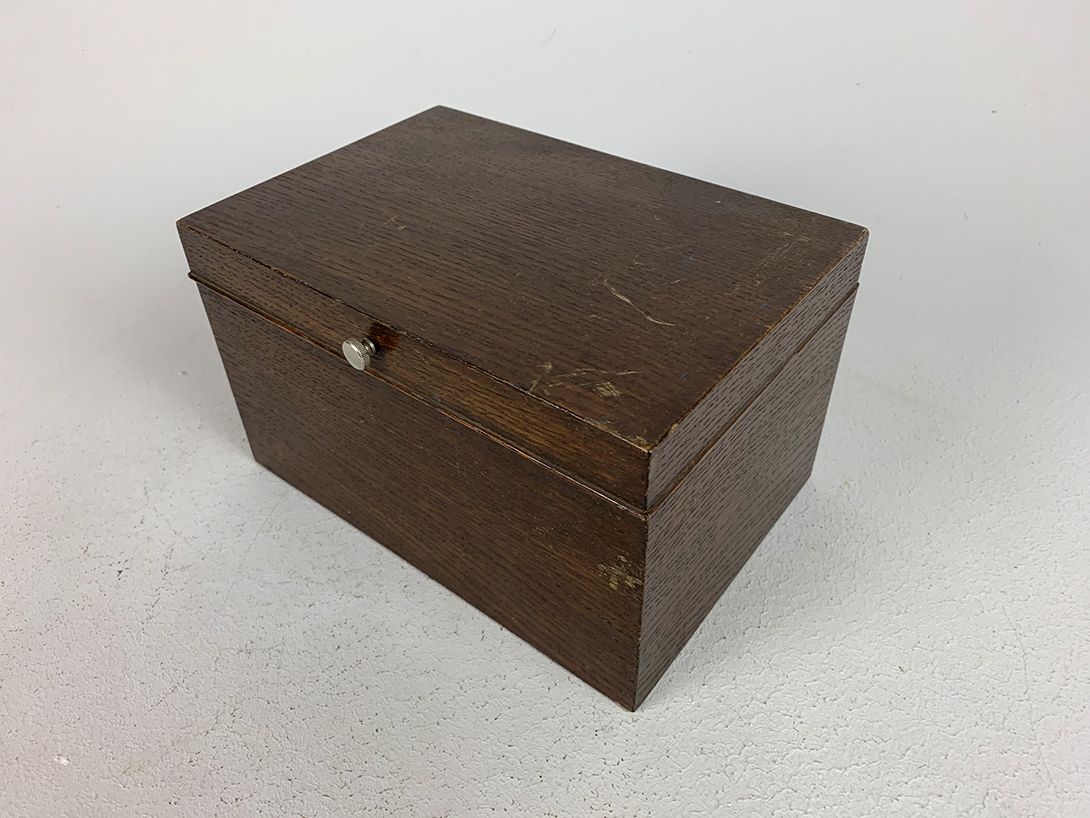 Foto Classic Antique Wooden Box h13x22x15