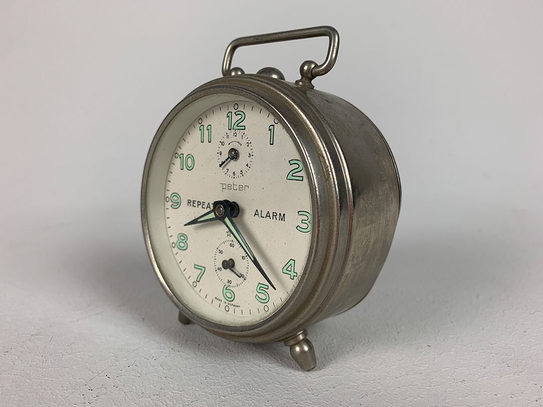 Foto Peter Repeat Alarm Table Clock h12