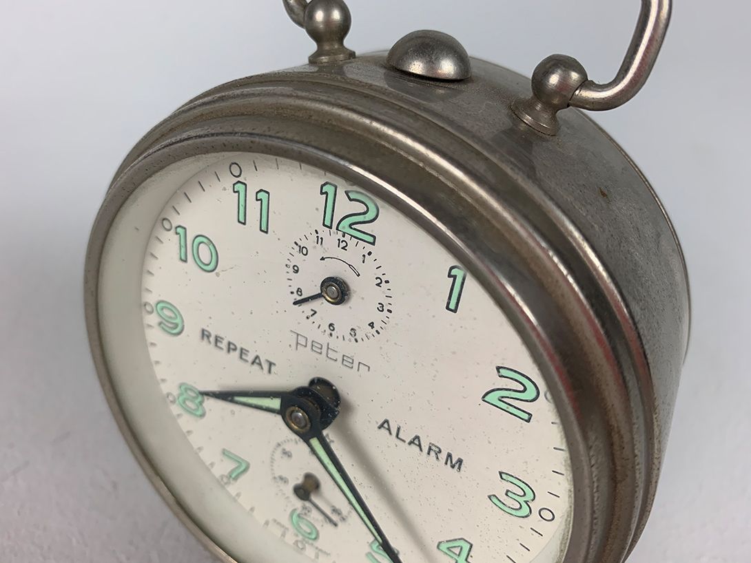 Foto Peter Repeat Alarm Table Clock h12