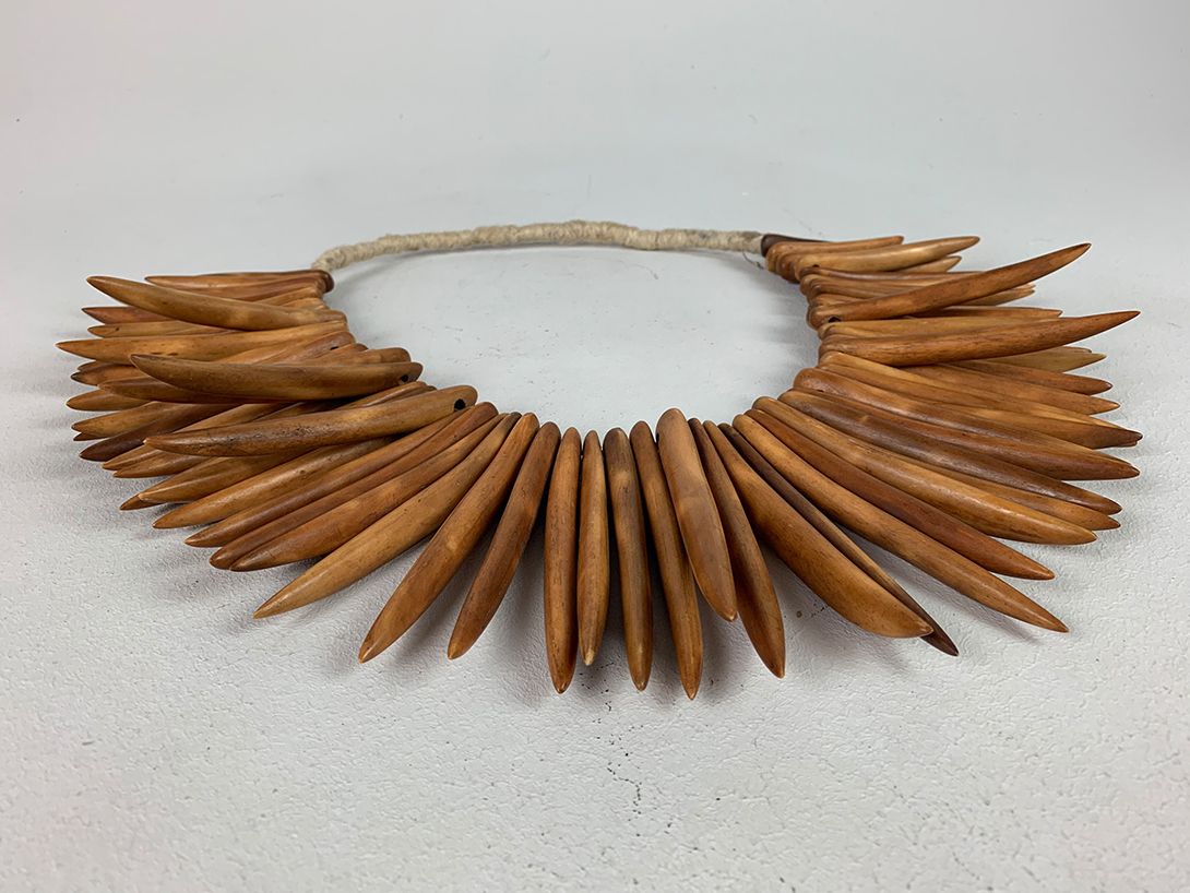 Foto Large Necklace with Wooden Spikes Senegal 1960