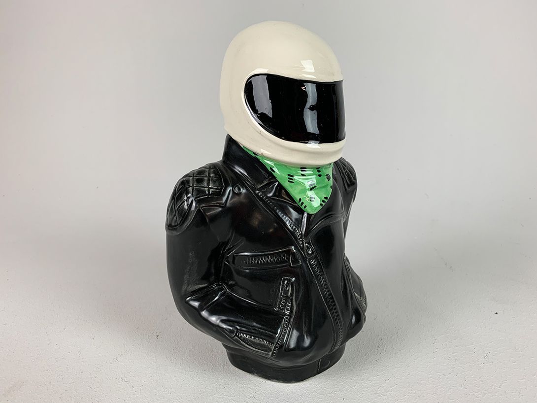 Foto Swineside Motorbike Biker Jacket and Helmet Ceramic Cookie Box Yorkshire 1980 h26