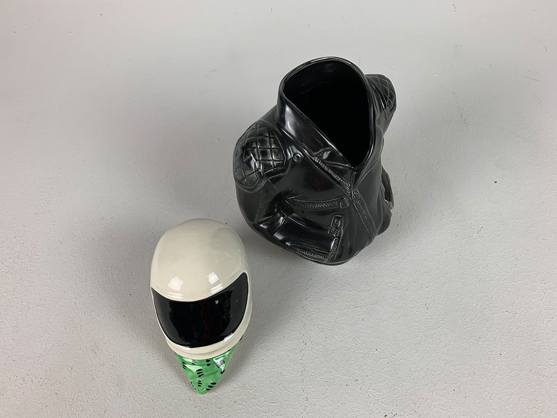 Foto Swineside Motorbike Biker Jacket and Helmet Ceramic Cookie Box Yorkshire 1980 h26