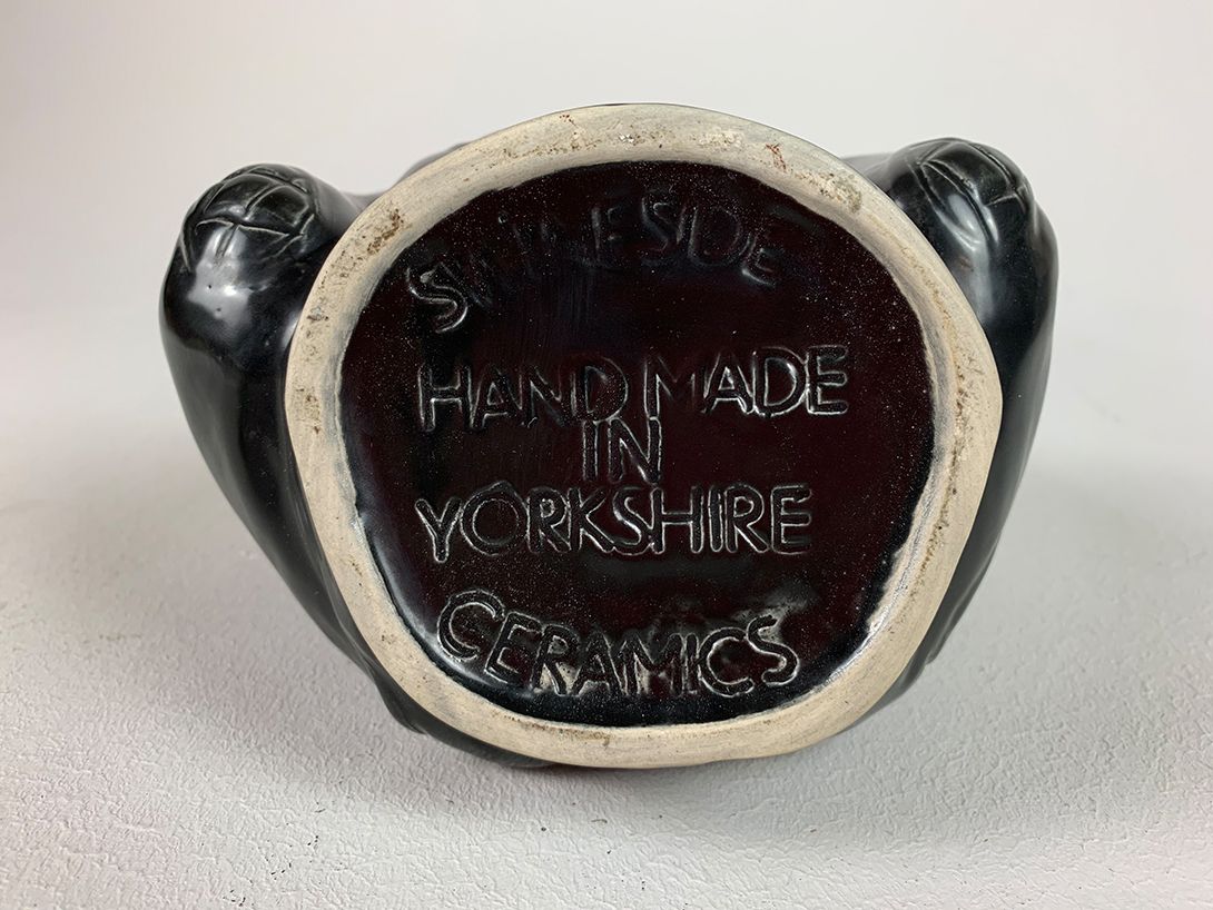 Foto Swineside Motorbike Biker Jacket and Helmet Ceramic Cookie Box Yorkshire 1980 h26