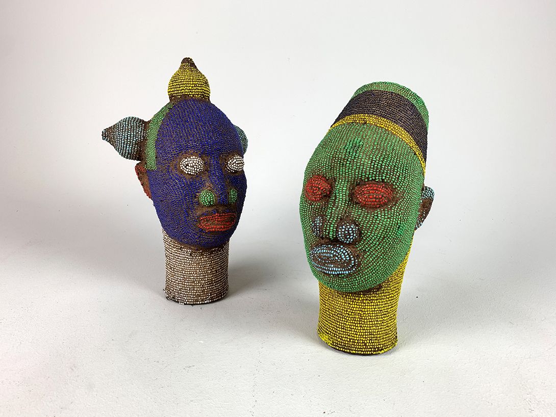 Foto Colorful Pearl Head Sculpture Cameroon h34