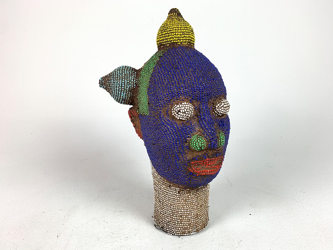 Foto Colorful Pearl Head Sculpture Cameroon h34