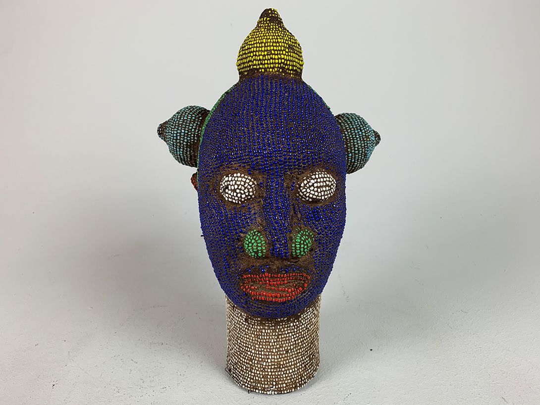 Foto Colorful Pearl Head Sculpture Cameroon h34