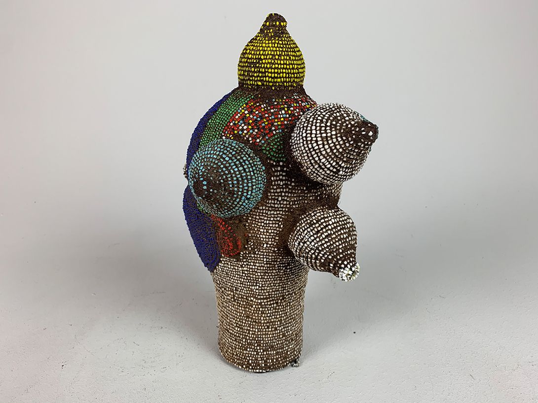 Foto Colorful Pearl Head Sculpture Cameroon h34