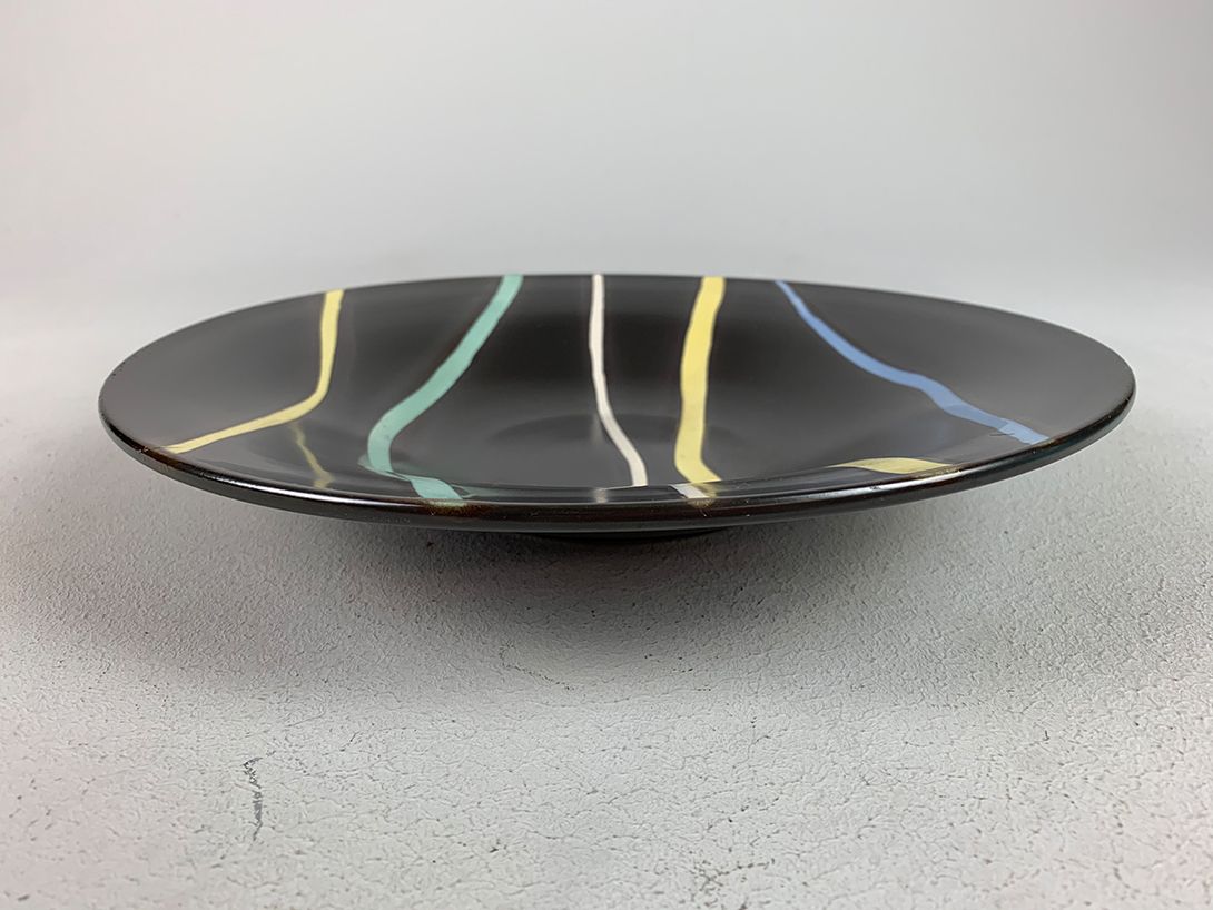 Foto Dark Chocolate Brown Ceramic Deep Plate with 1950s Stripe Pattern ø30
