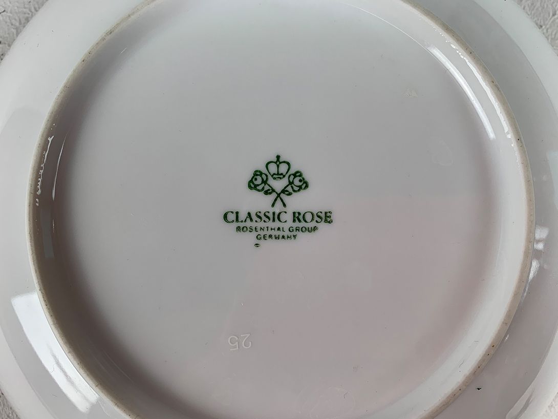Foto Rosenthal Porcelain Bowl with Golden Boy ø19