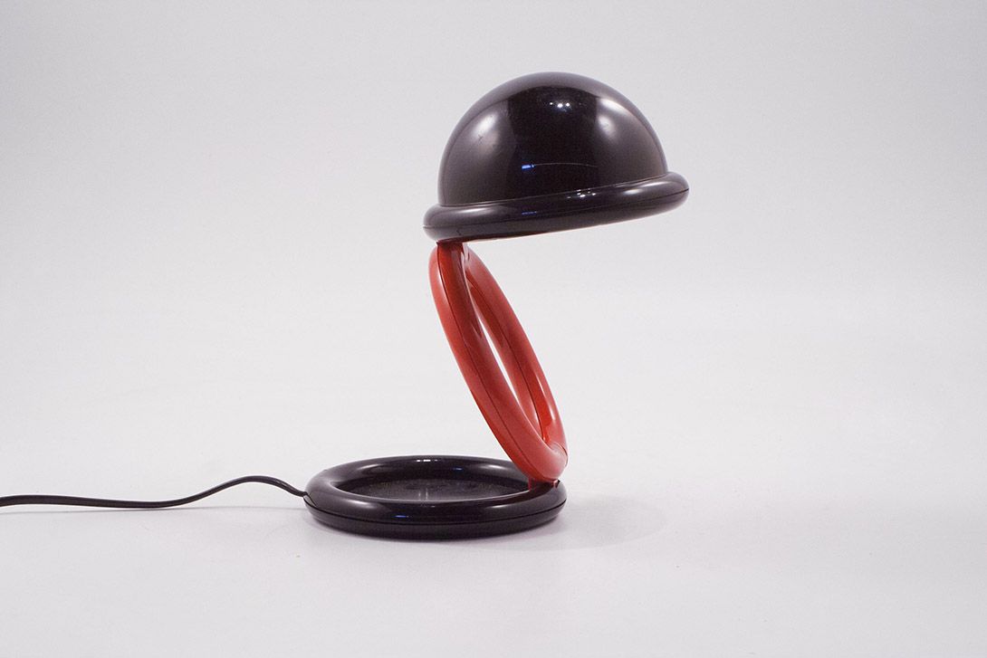 Foto Small Plastic Foldable Desk Lamp Black and Red h28