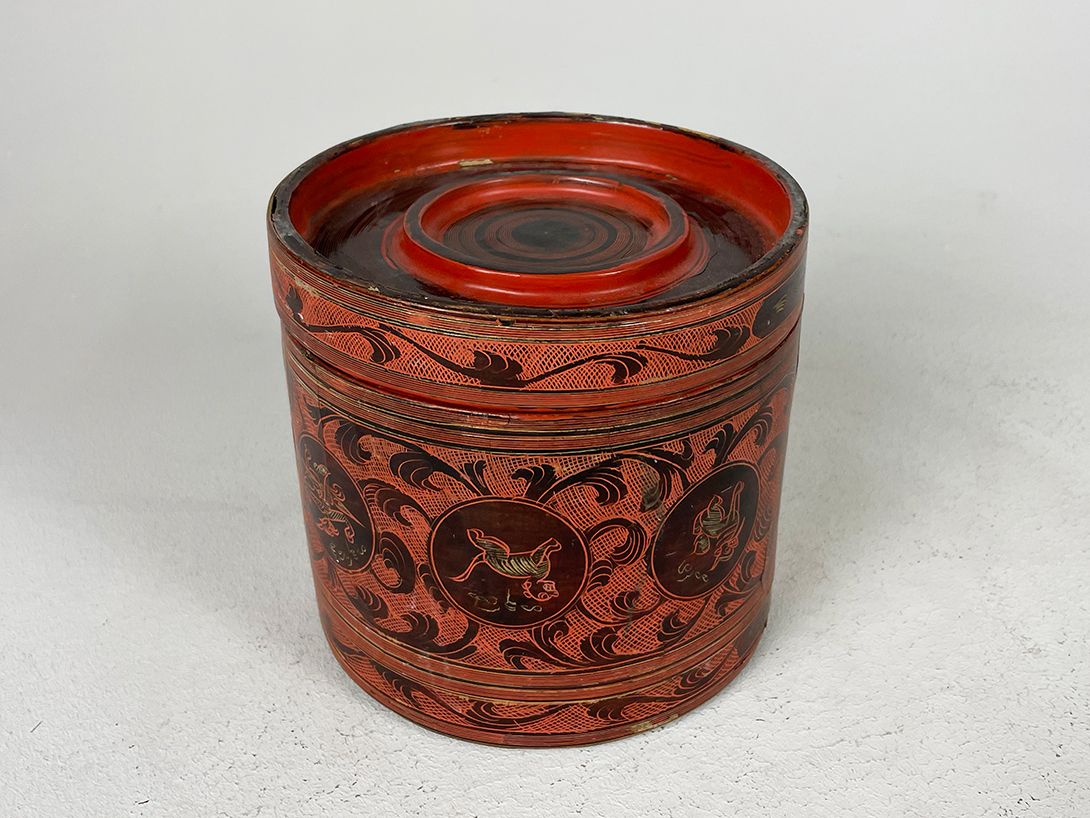 Foto Red and Round Chinese Box h15x16