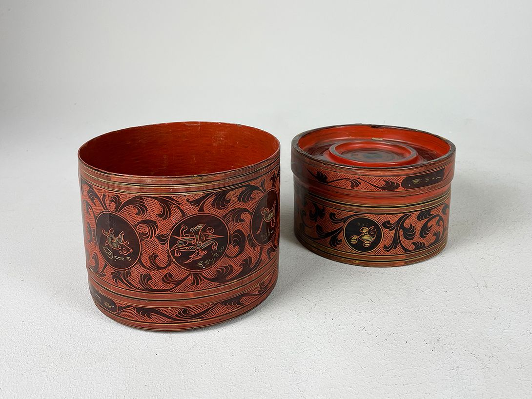 Foto Red and Round Chinese Box h15x16
