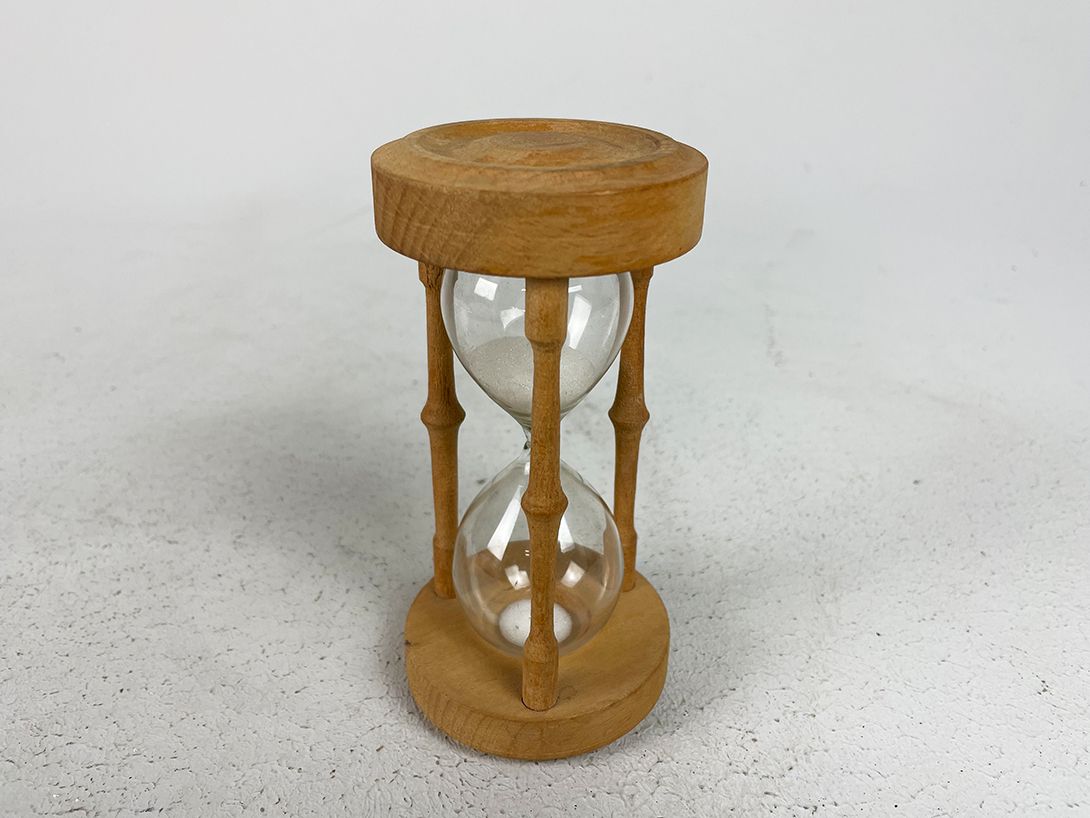 Foto Wooden Hourglass h13x7