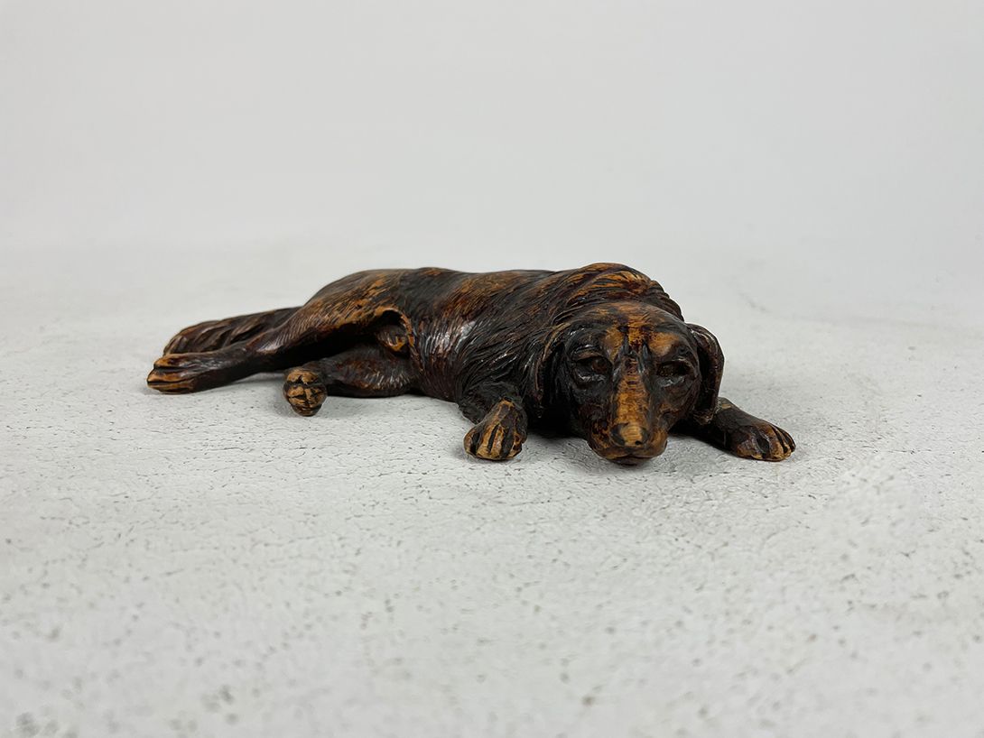 Foto Sleeping Dog, Wood Carving